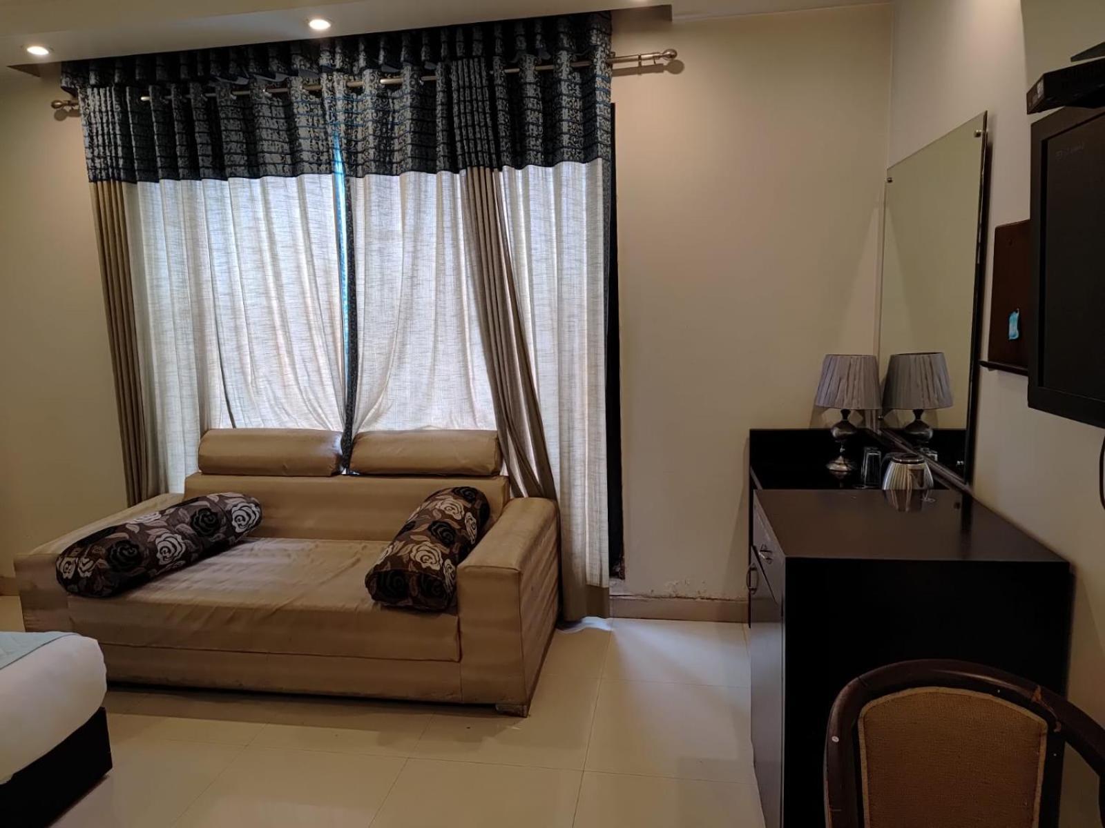 Paschim Vihar Hotel Delhi  Luaran gambar